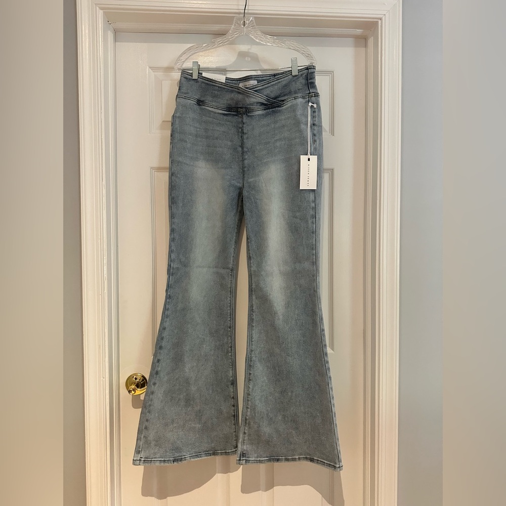 Risen light wash flares NWT
